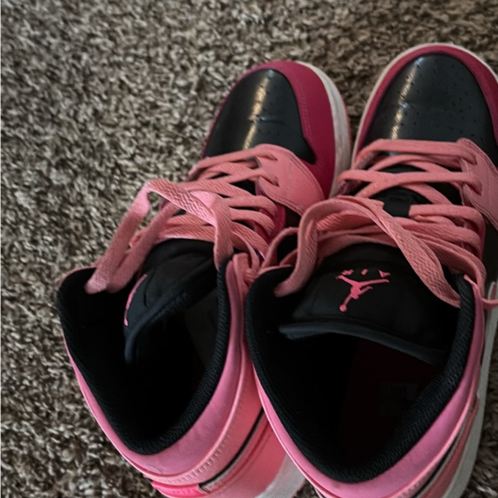 Jordan Women's Black and Pink Sneakers
